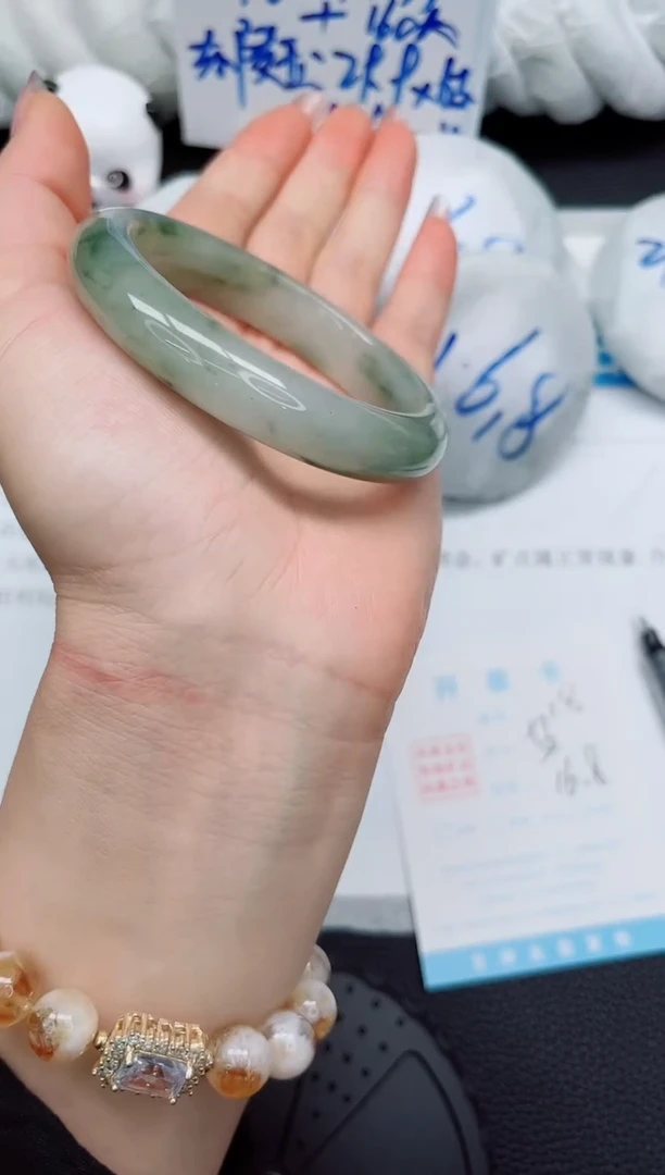 石英质玉手镯未镶嵌18-56