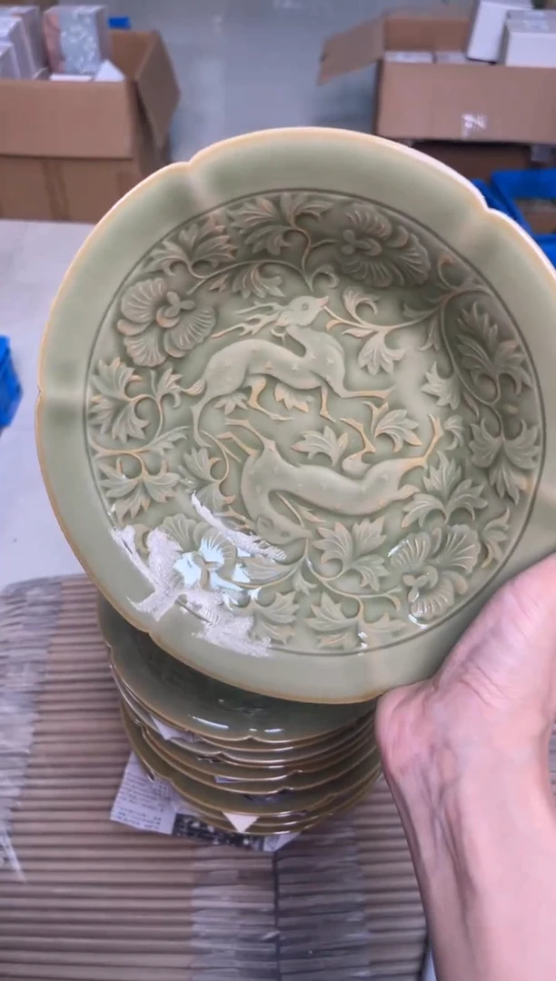 陶瓷橄榄绿双鹿纹壶承
