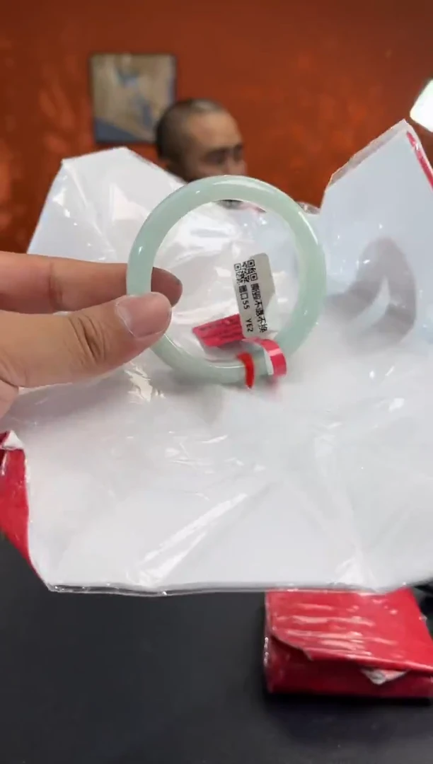 未镶嵌手镯翡翠翡翠手镯