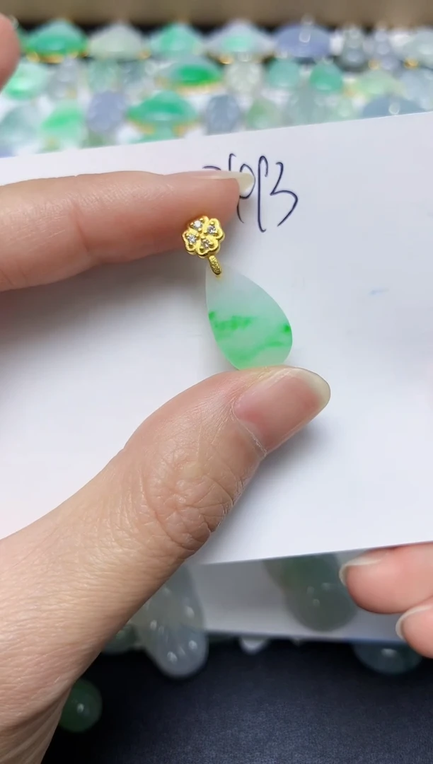 翡翠未镶嵌颈饰天然缅甸翡翠A货