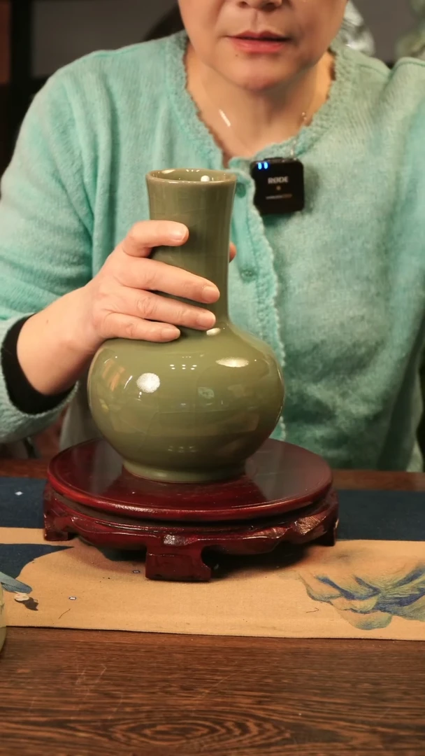 【闪购商品】纯手工 哥窑 豆青釉 天球瓶