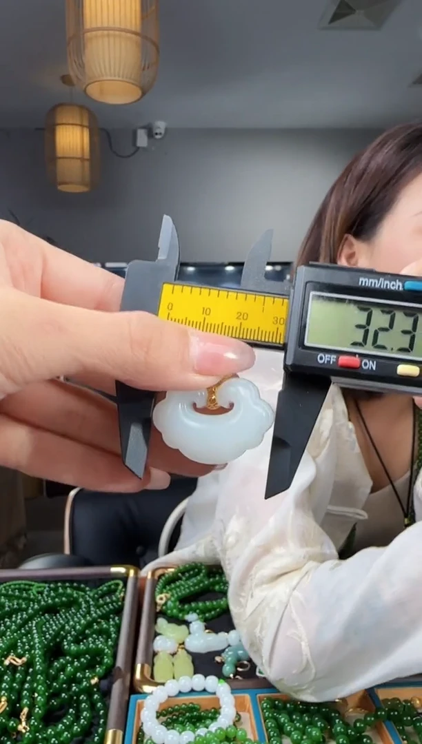 吊坠(不含链)18K金镶嵌和田玉1