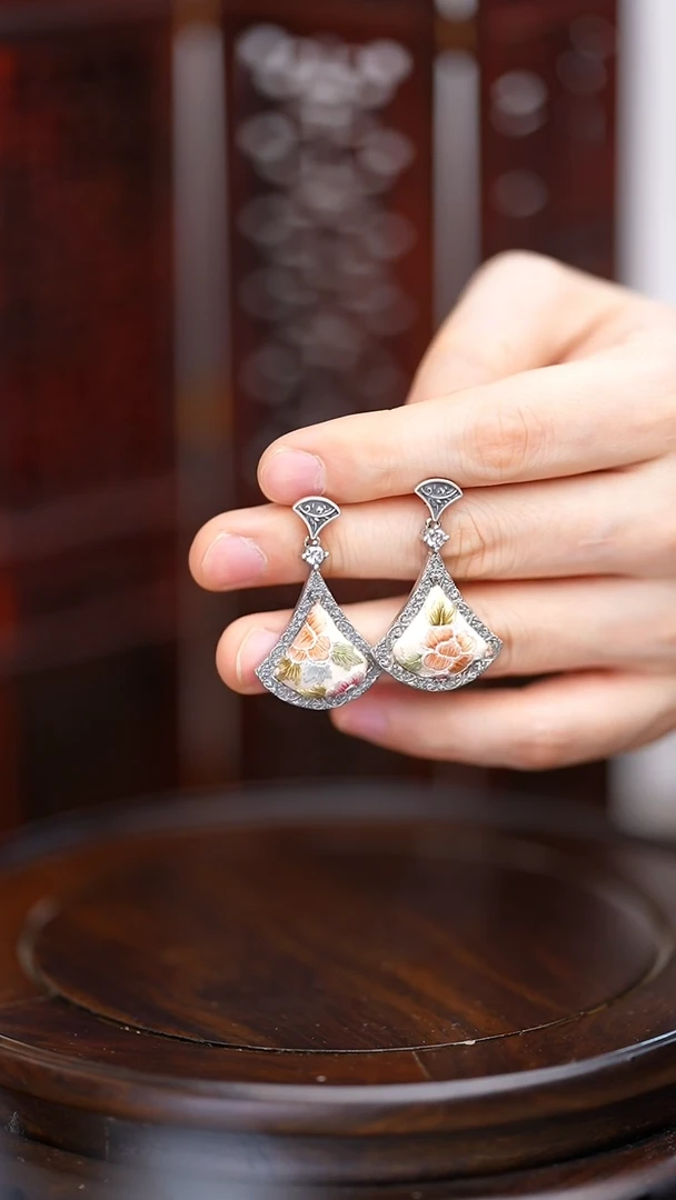 【闪购商品】刺绣黔东南苗族刺绣A563