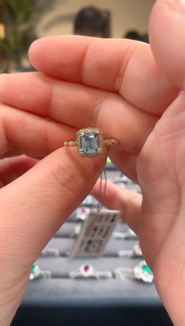 【闪购商品】海蓝宝石戒指18K金镶嵌海蓝宝