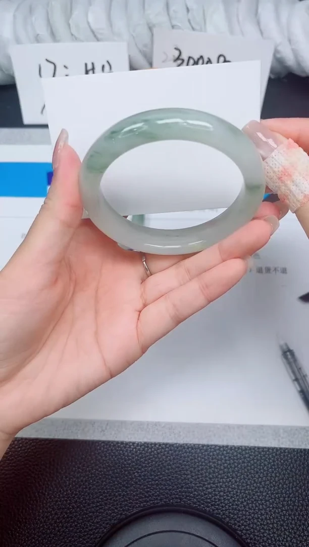 石英质玉手镯未镶嵌30-58.1