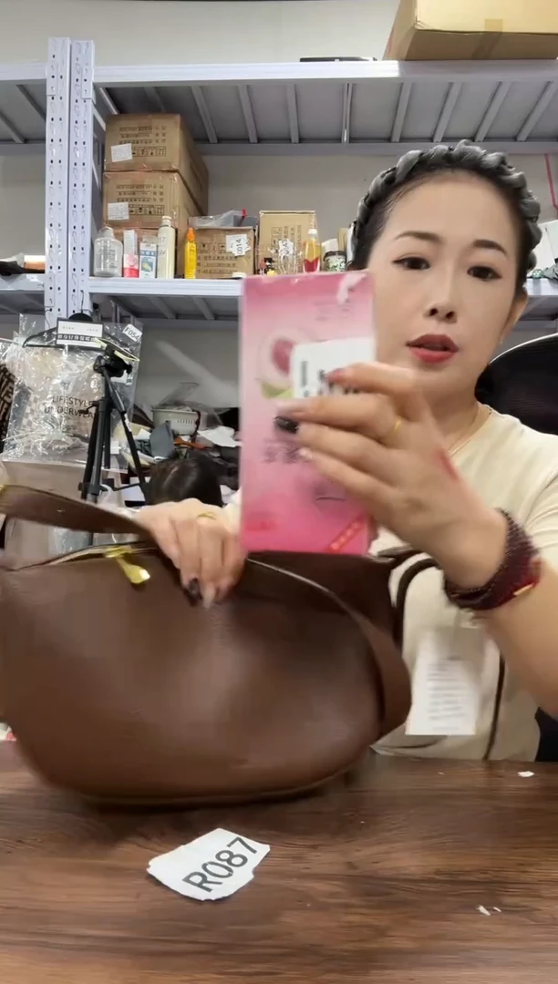 PVC给主播点点小红心 果冻发五盒