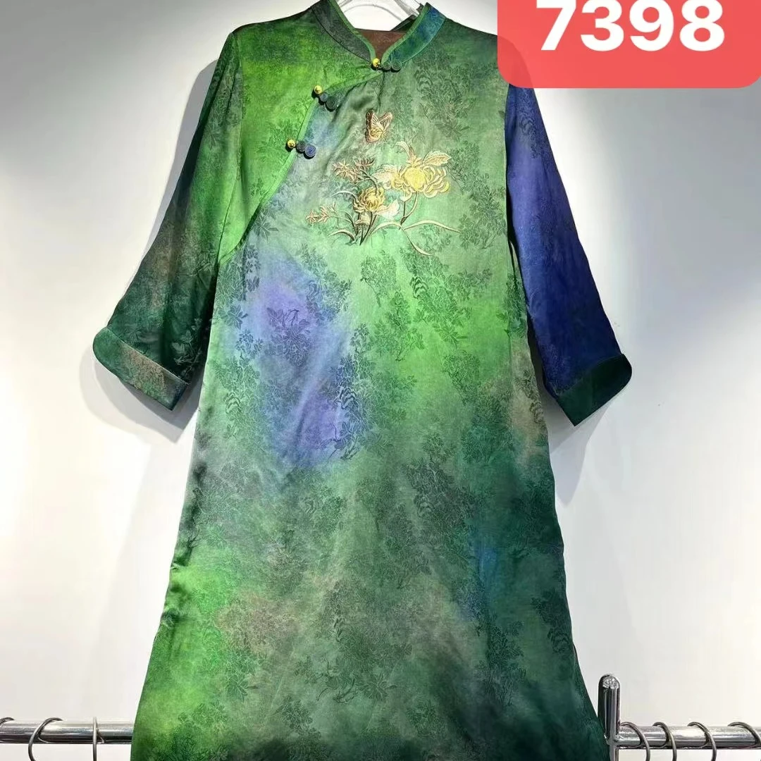 【云裳】宽松中袖刺绣气质连衣裙7398