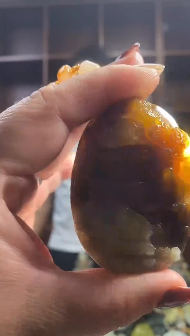 未镶嵌蛇纹石玉吊坠