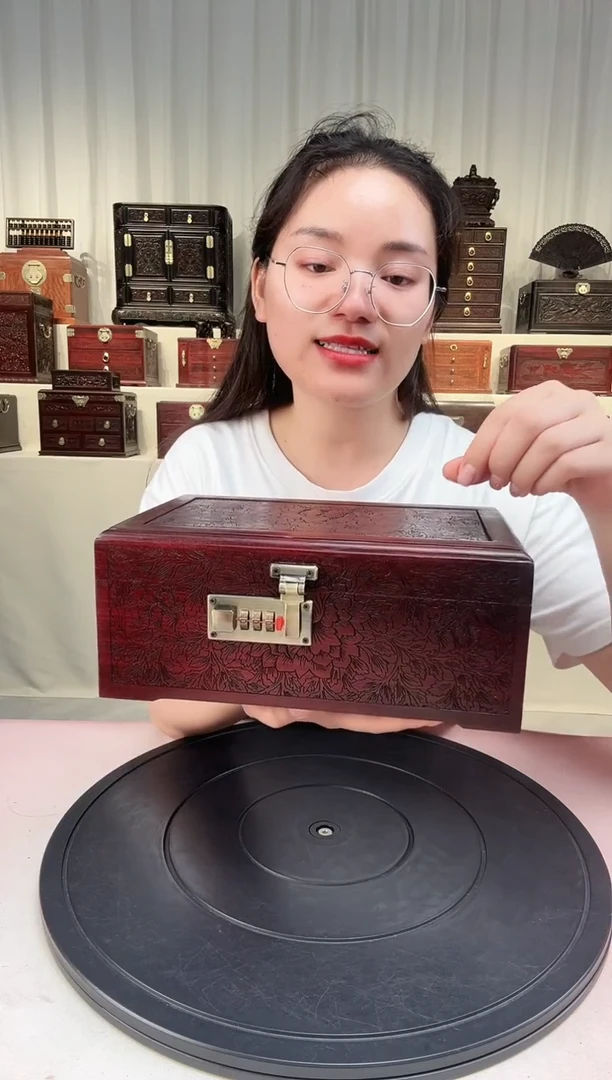 紫檀木类成套家具牡丹密码箱