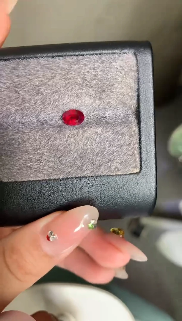 未镶嵌裸石定制红宝石椭圆 鸽血红宝石 1.10ct 无烧