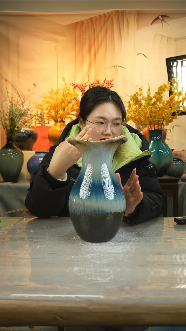 高度28口径17花瓶