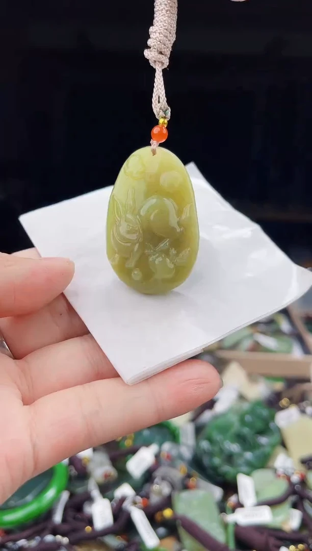 颈饰未镶嵌和田玉1