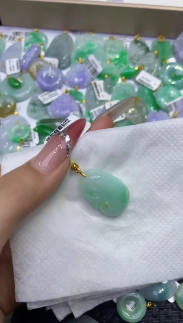 颈饰未镶嵌翡翠天然缅甸A货翡翠