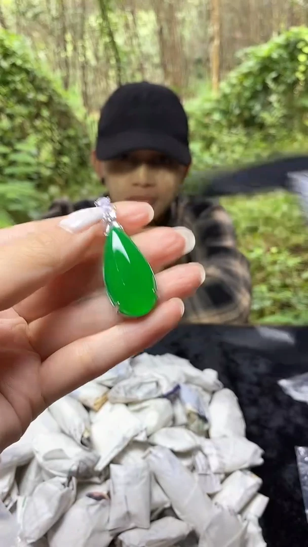 满色吊坠  所见即所得！
