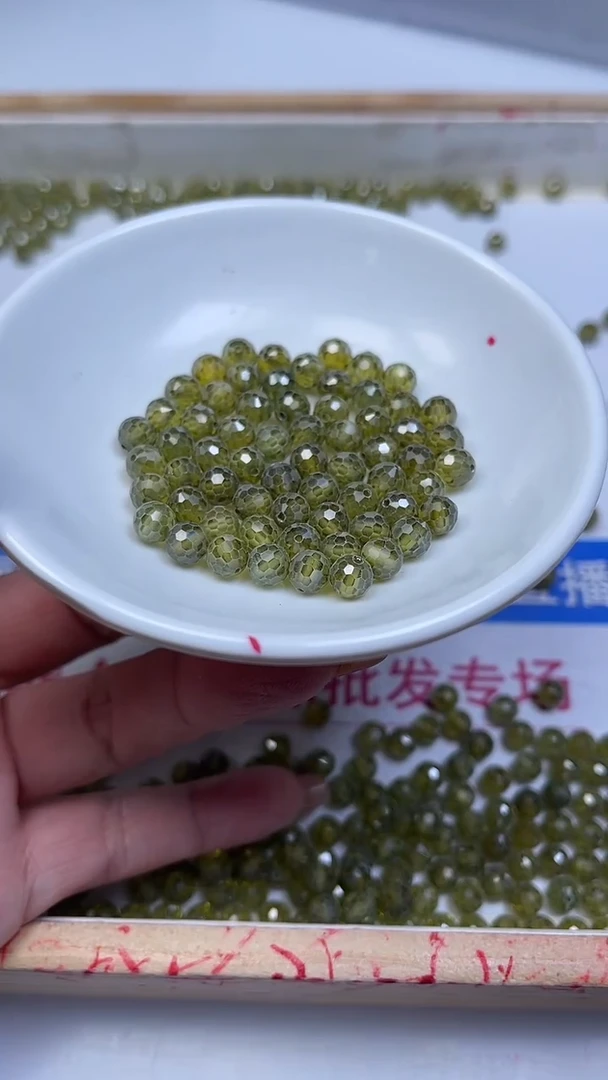 未镶嵌天然锆石散珠E69 橄榄锆石切面6mm10颗9.9元