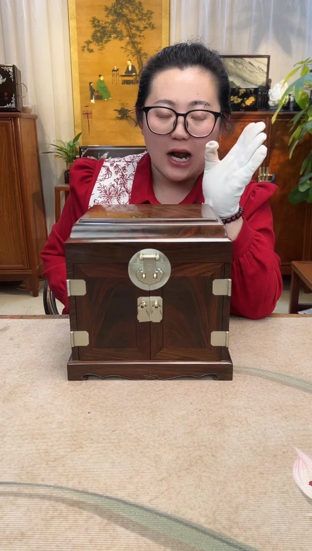 红酸枝木类成套家具大红酸枝素面官皮箱26*20*25