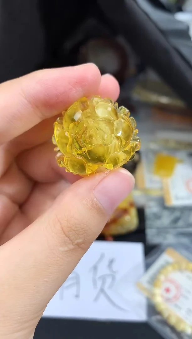 蜜蜡未镶嵌珠宝奇石153