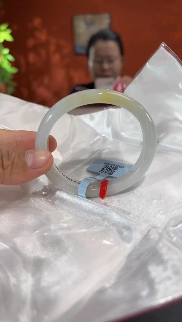 未镶嵌手镯（贵妃镯）翡翠翡翠手镯