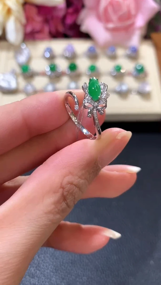 18K金镶嵌戒指翡翠z31