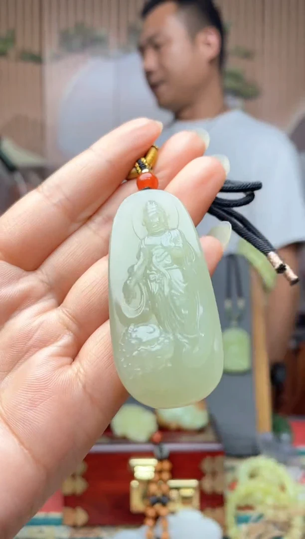 颈饰未镶嵌和田玉拍一发一