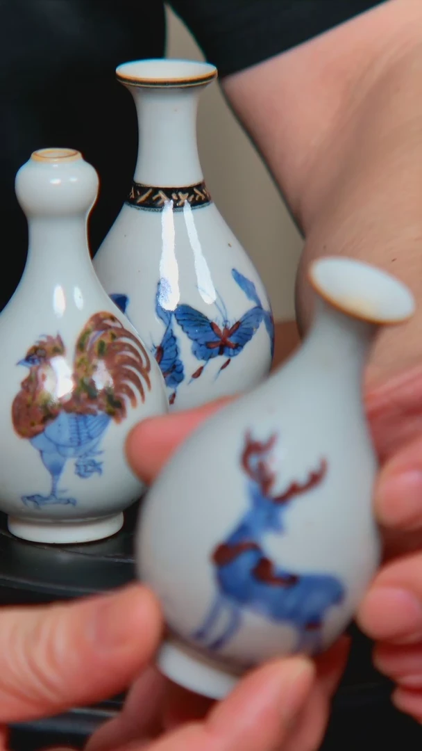 央博文化交流瓷器青花釉里红其中一个