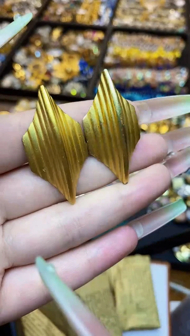 合金琉璃场楚楚珠宝中古甄选不退换