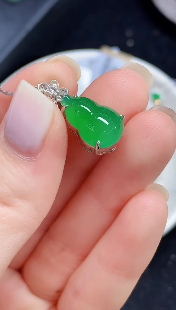 吊坠(不含链)18K金镶嵌翡翠CY多样性发其一