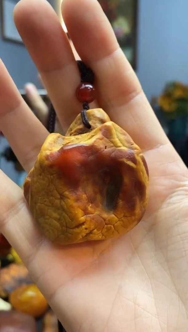 琥珀颈饰未镶嵌挂件