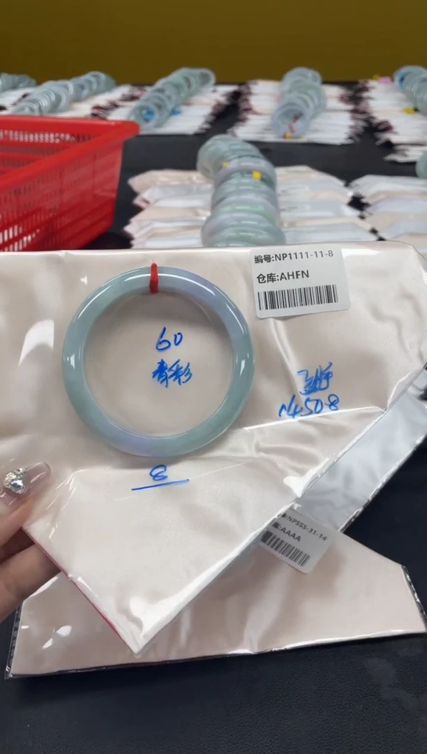 未镶嵌手镯翡翠翡翠手镯