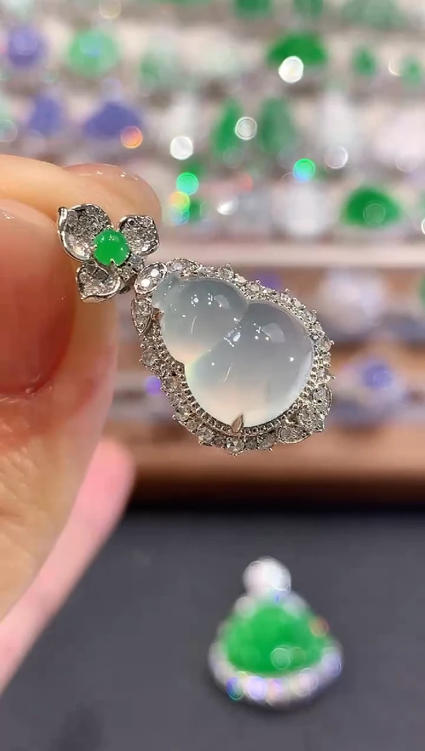 吊坠(不含链)18K金镶嵌翡翠a73