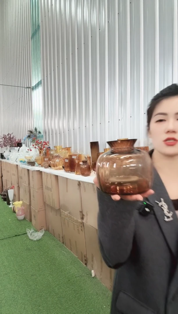 009直播玻璃花瓶