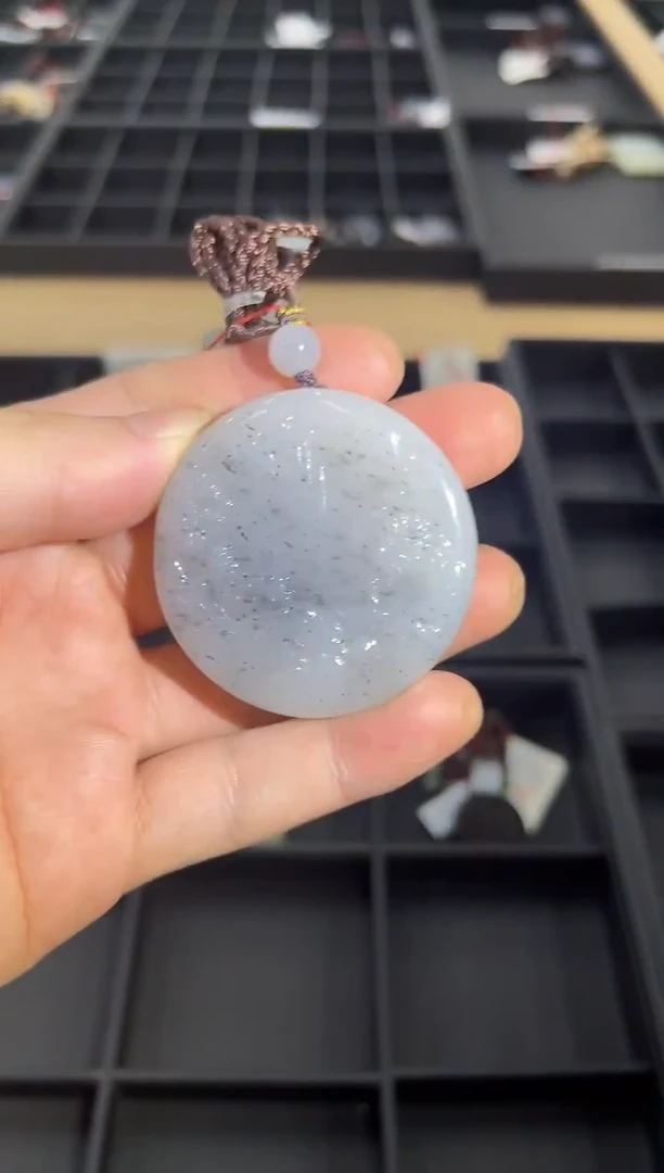 吊坠(不含链)未镶嵌和田玉新疆黑山 山水圆牌