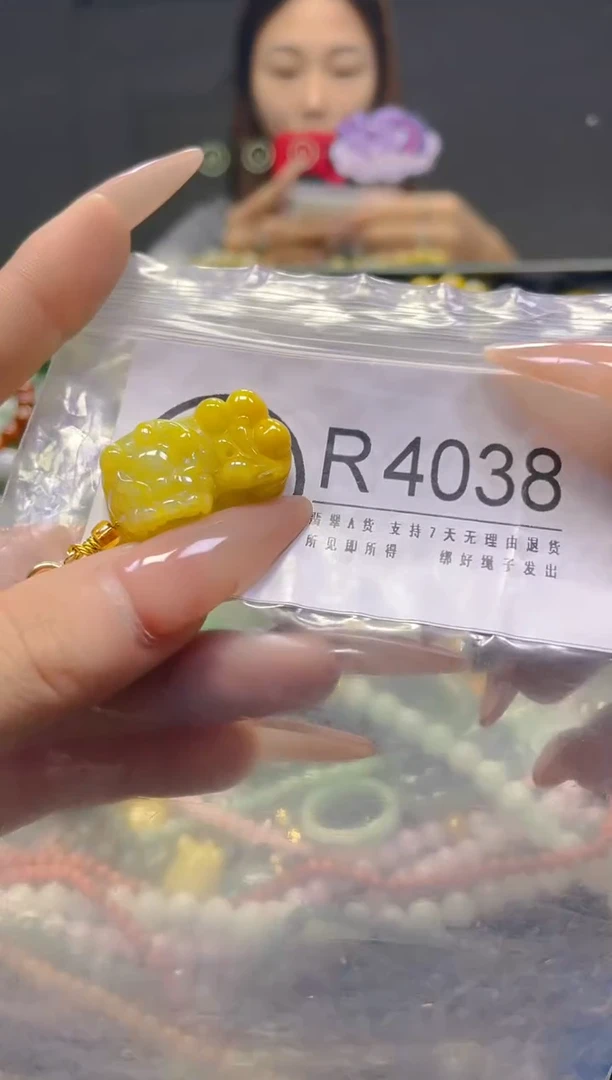 颈饰未镶嵌翡翠/R/翡翠A货，一件也是批发价