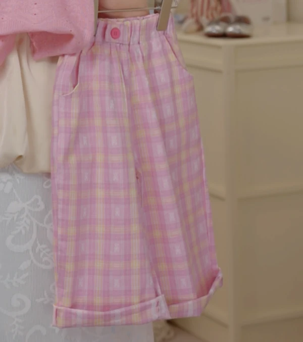 【现货】2025夏季女童韩版时尚宽松粉色格子9分裤25430C