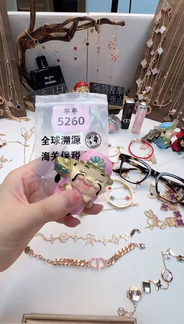黄***? 华禄甄选阁亭亭总铺