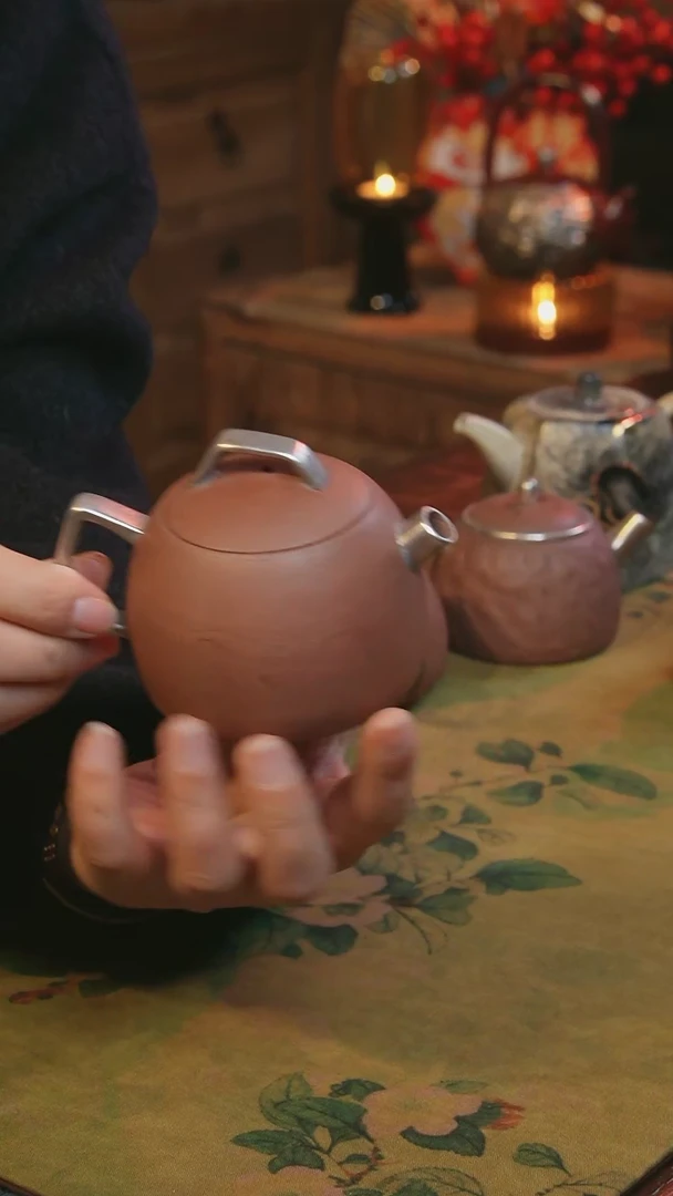 【闪购商品】瓷片小壶-------------