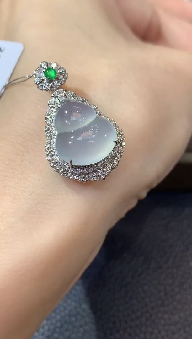 吊坠(不含链)18K金镶嵌翡翠D22