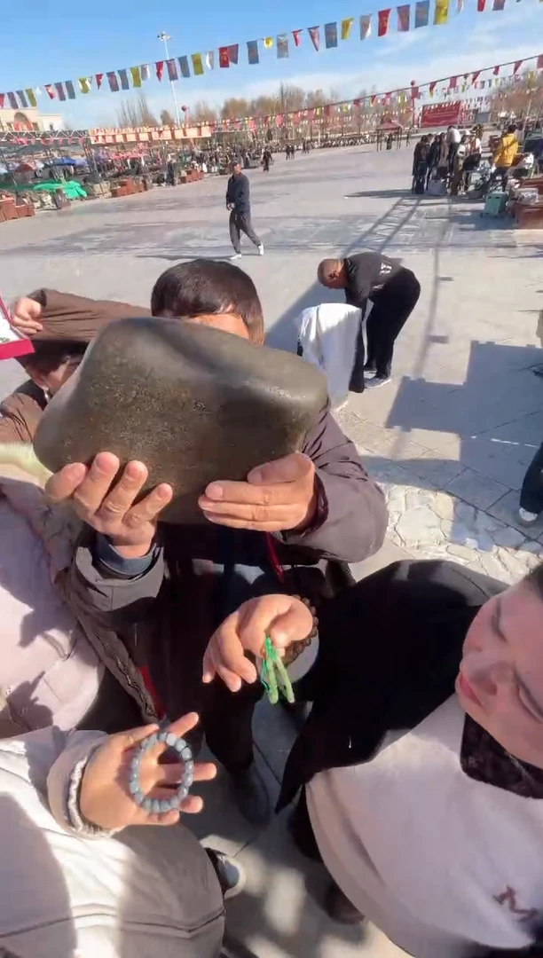 未镶嵌和田玉（糖玉）挂件和田玉