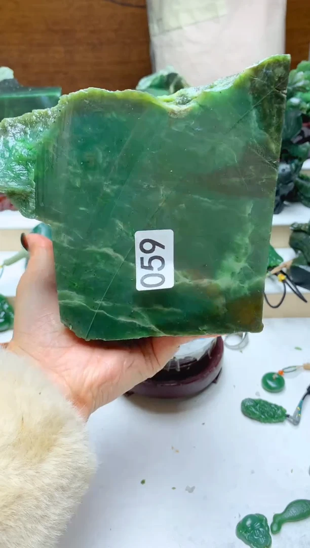 未镶嵌和田玉摆件1