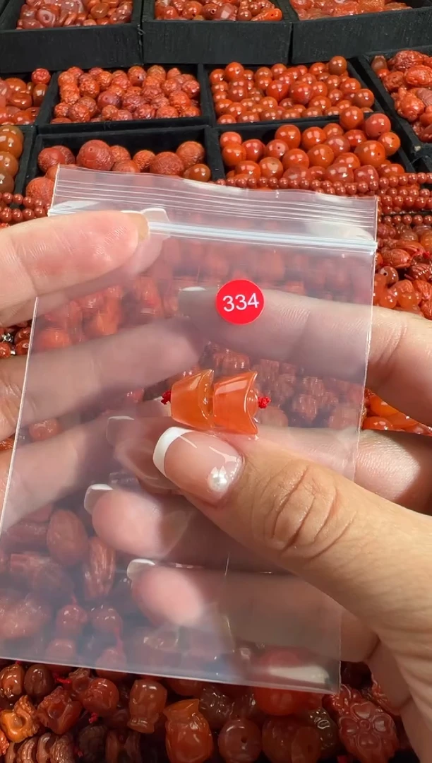 颈饰未镶嵌南红玛瑙1