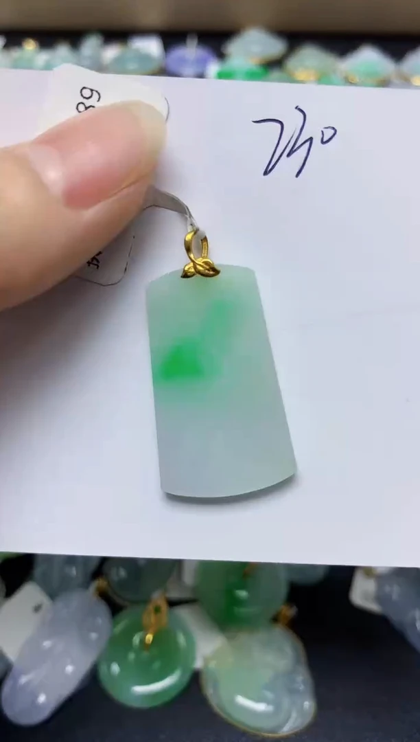 翡翠18K金镶嵌颈饰 天然翡翠A货