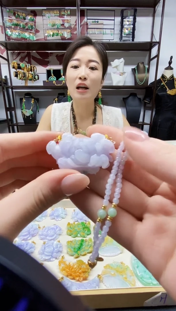 颈饰未镶嵌翡翠吊坠