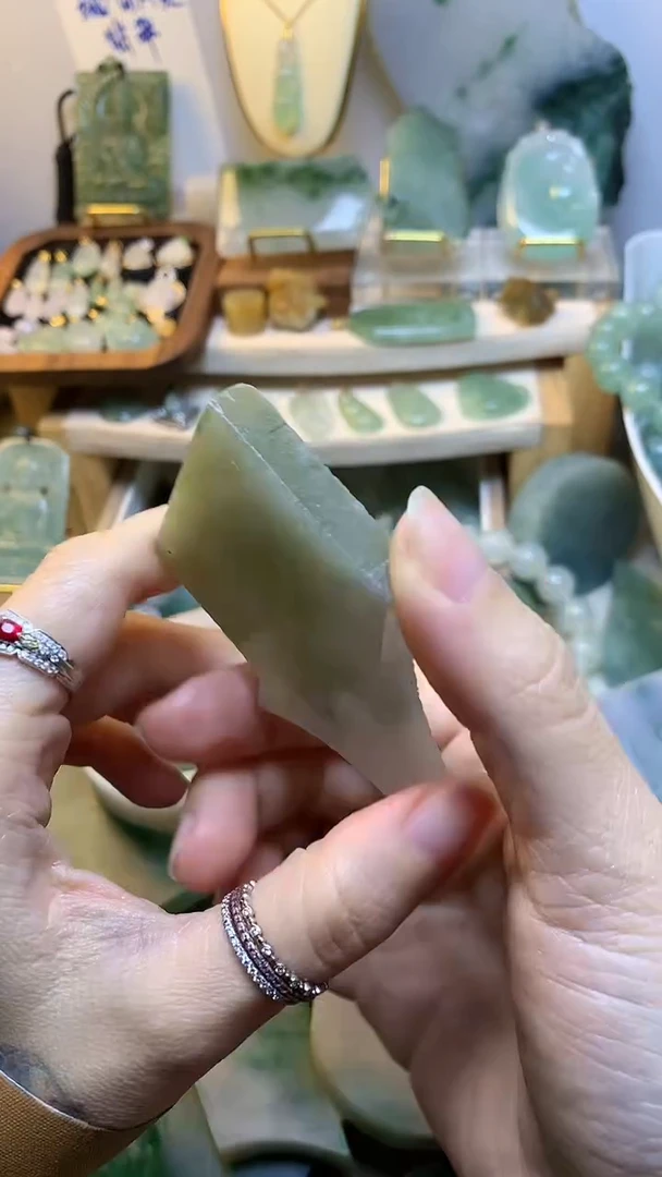 未镶嵌挂件翡翠缅甸A货翡翠,没有运费险,有纹有裂