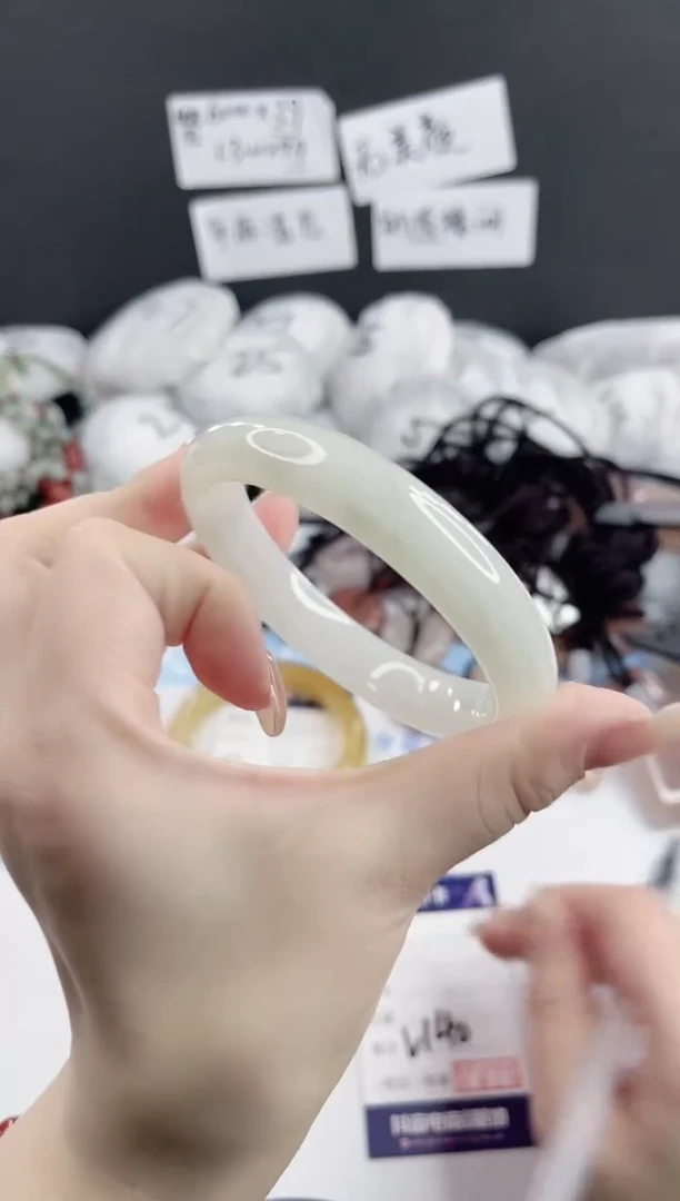 未镶嵌手镯石英质玉多样性发货V140