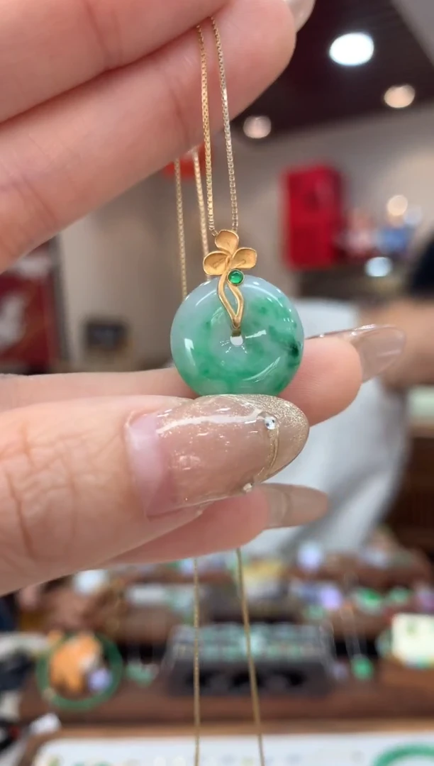 【闪购商品】翡翠吊坠(不含链)18K金镶嵌平安扣