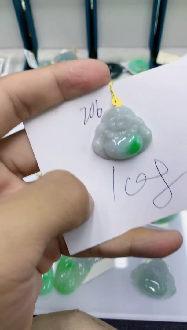 颈饰18K金镶嵌翡翠1111111111