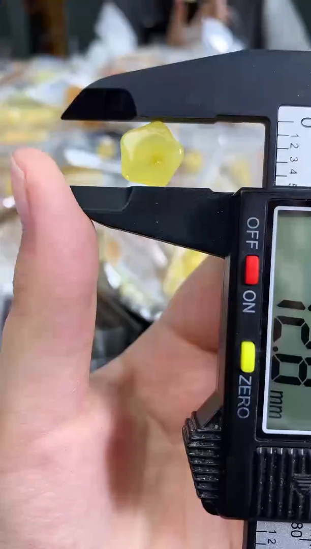 未镶嵌琥珀珠宝奇石15