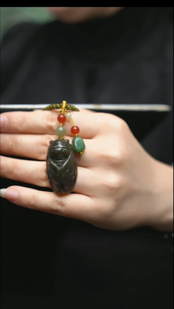 颈饰未镶嵌和田玉蝉