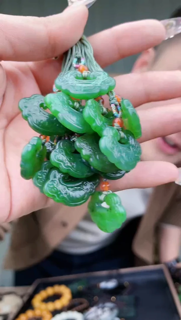 【闪购商品】和田玉挂件未镶嵌拍一发一，多样性发货！