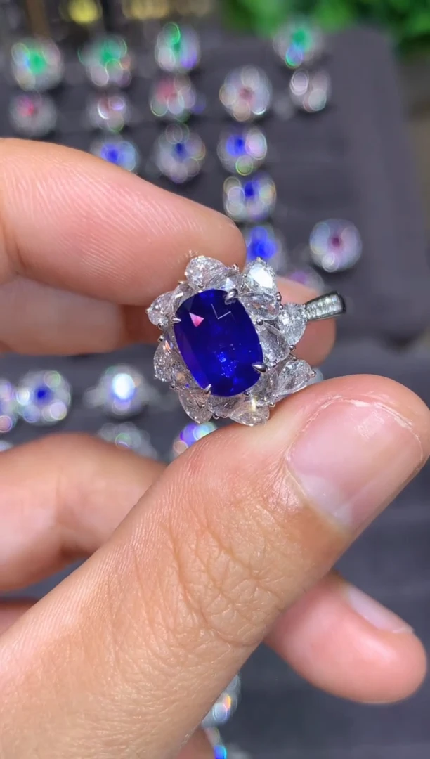 戒指蓝宝石18K金镶嵌3.02CT